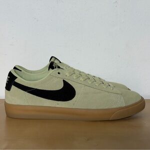 Nike SB Blazer Low GT 'Olive Aura' sneakers 704939-303 Men’s Size 9.5